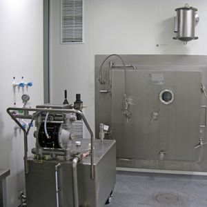 Production-scale Multispray Cabinet Dryers can be equipped with the new CIP Multispray Fast Washing System, which ensures complete cleaning of the dryer cabinet and shelves in just a few minutes.