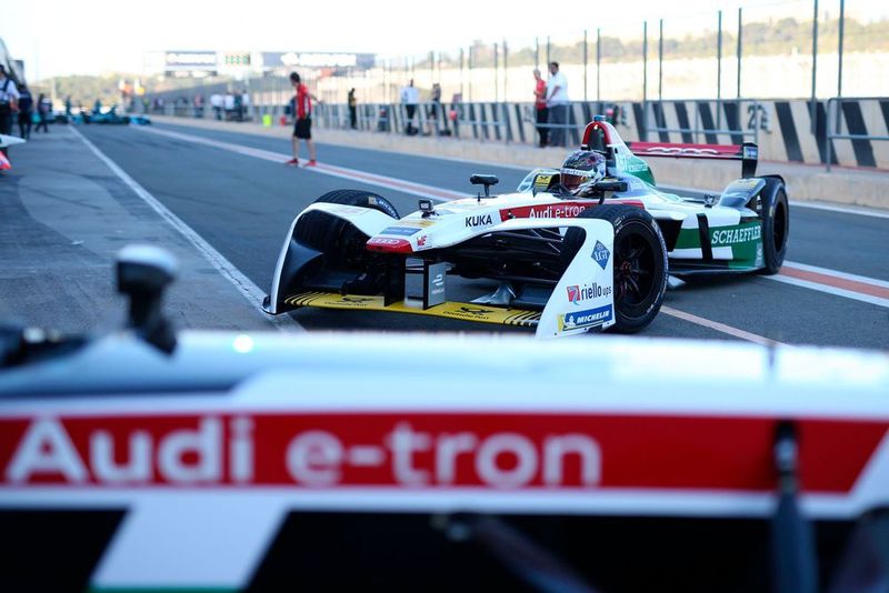 Vier Autos des Teams Audi Sport ABT Schaeffler waren bei hochsommerlichen Temperaturen im Einsatz. (Audi Communications Motorsport)