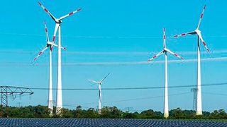 90776110 (Bild: © iStock.com/elxeneize)