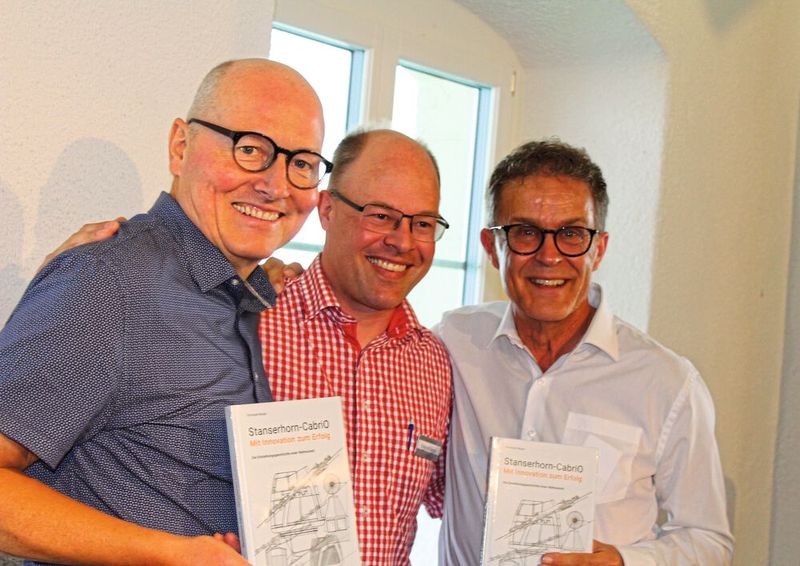 Buchvorstellung mit Autor Christoph Berger (Mitte). (Bild: Stanserhorn-Bahn)