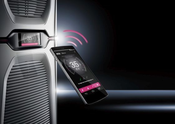 Bild 3: Die Near-Field-Communication-Schnittstelle (NFC) ermöglicht eine einfache Parametrierung mehrerer Kühlgeräte über ein NFC-fähiges mobiles Endgerät. (Bild: Rittal)