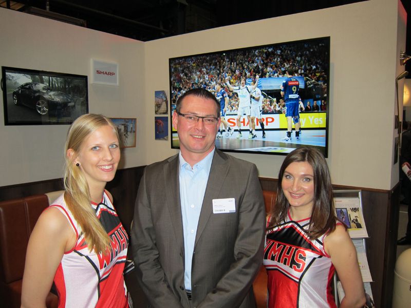 Mirko Virkus, SHARP, hatte sportlichen Begleitschutz. (Bild: IT-BUSINESS)