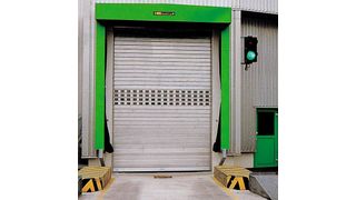 Das All-in-one-Gerät von Arnold steuert beispielsweise den pneumatischen Wetterschutz an der Verladerampe. Bild: Arnold (Archiv: Vogel Business Media)