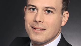 Dipl.-Wirtsch.-Ing. (FH)  Kai Kohler ist Global Key Account Manager und verantwortet auch das Produktmanagement der Zimmer Group in Rheinau. Das Unternehmen bietet aktuell fünf Produktfami­lien und 20 Greiftertypen für die Bestückung von MRK-Robotern an. (Zimmer Group)