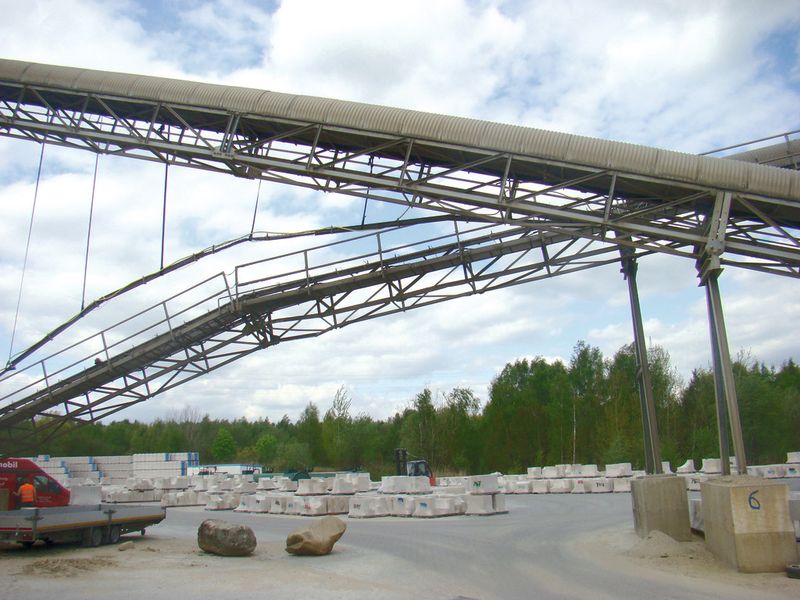 Wie viel bekomme ich ersetzt, wenn ein Lkw-Fahrer ein Förderband beschädigt? Nicht immer entspricht die Antwort auf diese Frage den Erwartungen. (Bild: Maschinenkanzlei)