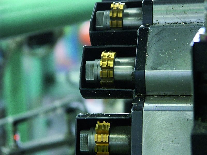 Bild 1: Die Mechanik des 23-achsigen Profilfräszentrums war und ist in einem hervorragenden Zustand, deshalb bot sich ein vollständiger Austausch der elektrotechnischen Ausstattung an. Bilder: Siemens (Archiv: Vogel Business Media)