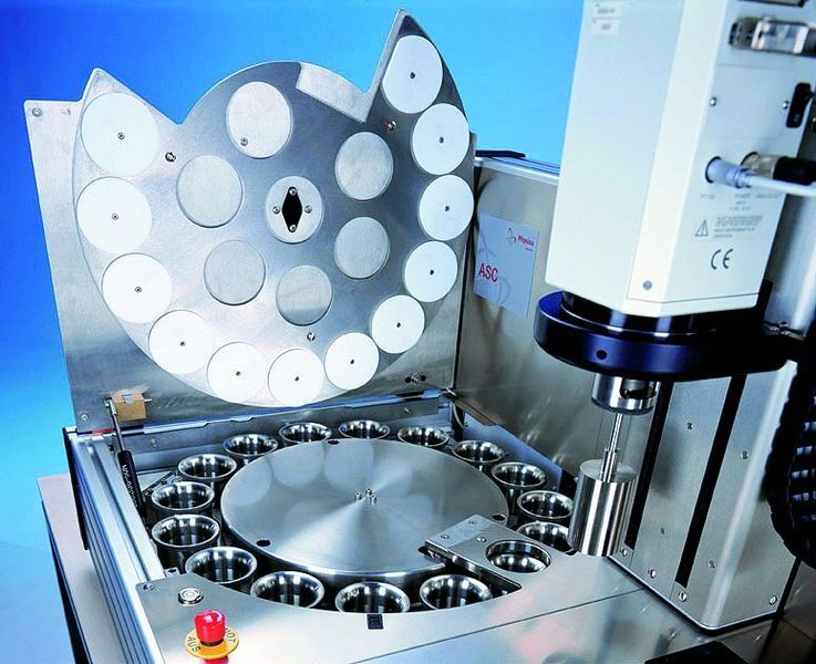 Für die Qualitätskontrolle können Rheometer mit Autosamplern ausgestattet werden, die einen unbeaufsichtigten Betrieb ermöglichen.  (Bild: Anton Paar)