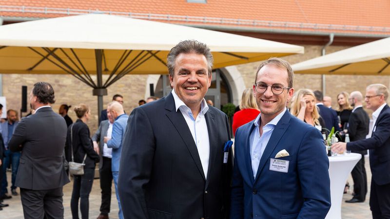 ... Alexander Herwig (l.) und Roman Kuntschik von der Pixelconcept GmbH in Kassel ... (Stefan Bausewein)
