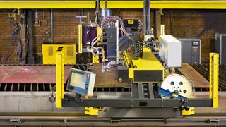 ESAB Schneidmaschinen eignen sich für die gesamte Bandbreite der thermischen Schneidverfahren. Gerade bei den grossen Schneidmaschinen sind vielseitige Sicherheitslösungen im Einsatz. (Bild: ESAB)