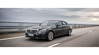Nach vier Jahre bekam die S-Klasse ein Facelift mit neuen Motoren und zahlreichen Assistenzsystemen – ein weiterer Schritt in Richtung automatisiertes Fahren. (Daimler)