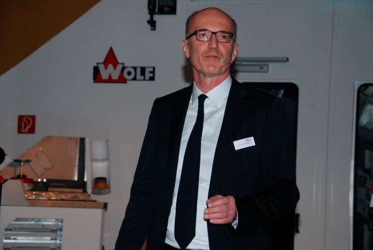Vertriebsleiter Viktor Richtsfeld von Wolf Anlagentechnik und ... (Wenz)