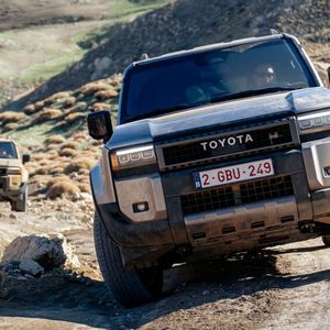 Hier werkelt der gleiche Vierzylinder-Selbstzünder mit 2,8 Litern Hubraum und 151 KW/205 PS Leistung wie im Vorgänger.(Bild:  Toyota)