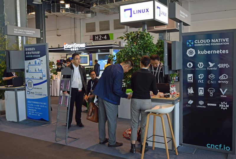 Huawei betont das Interesse an offenen Systemen und ist in diversen Open-Source-Organisationen - auch finanziell - sehr engagiert. Die hatten entsprechend ihre Präsentationsmöglichkeiten. (Ludger Schmitz / CC BY 3.0)