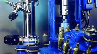 Das Powder Transfer System ermöglicht eine sichere Förderung auch in einen Reaktor, der mit Temperatur, Druck oder Vakuum beaufschlagt ist.  (Bild: Dietrich Engineering Consultants)