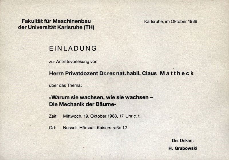 Im Oktober 1988 lud Prof. Mattheck zu seiner Antrittsvorlesung zur Mechanik der Bäume am KIT. Seither hat er zusammen mit seinen Kollegen viele hilfreiche mathematikfreie Denkwerkzeuge für Konstrukteure entwickelt.  (Bild: C. Mattheck)
