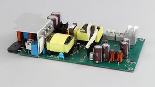 Bild 3: Kühlwinkellösung mit schraubbaren Klammern (Bild: inpotron)