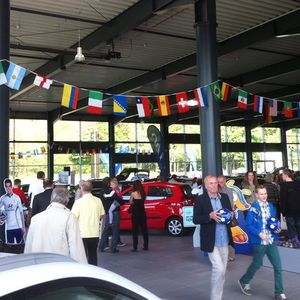 Der Betrieb verfügt über 1.700 Quadratmeter Schauraumfläche.(Foto:  Full Event)