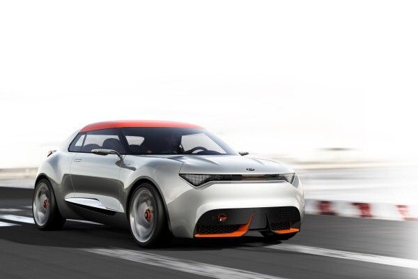 Der KIA provo: Das Coupé-ähnliche Schrägheckmodell wird angetrieben von einem Hybridsystem aus Turbobenziner und Elektromotor mit einer Gesamtleistung von 183 kW (Bild: KIA)