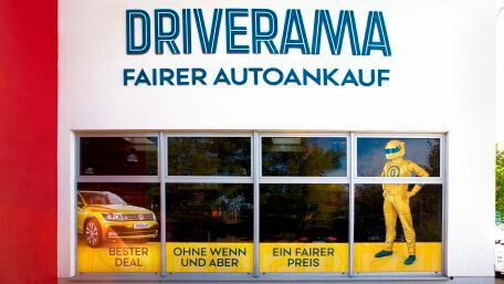 In weniger als einer Stunde können Verbraucher in den Driverama-Filialen ihre Fahrzeuge verkaufen und das Geld gleich mitnehmen.(Bild:  Driverama)