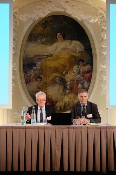 Fazit von Peter Biedermann (re.), Geschäftsführer des Medical Clusters: „Der Swiss Medtech Day hat das Potenzial, eine große Klammer um die ganze Industrie zu bilden.“ (Sherwin Asadi)