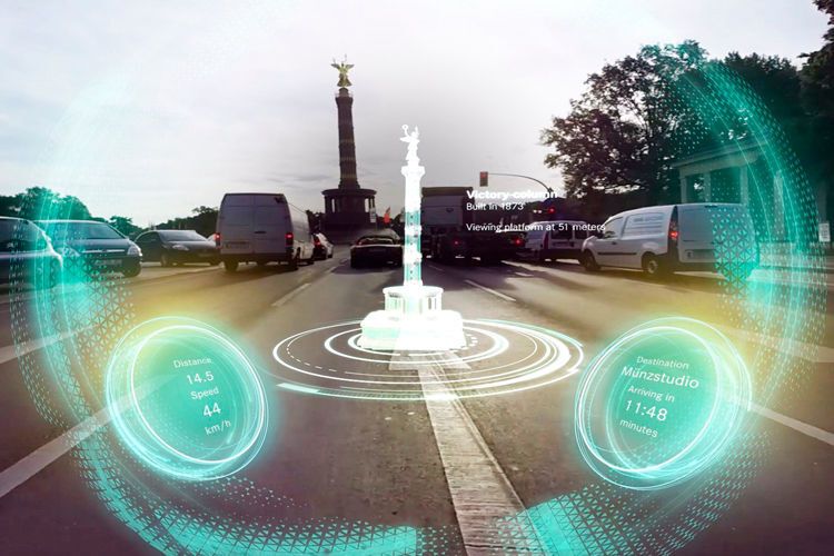 Aus einer anonymen Transportzone wird eine multimediale Enzyklopädie. (Foto: Mercedes)