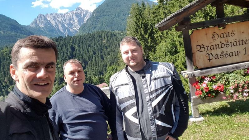 Ralf Vandenhouten (v.l.) mit Andreas Braumann und Maik Engelmann (Vogel IT-Medien GmbH)
