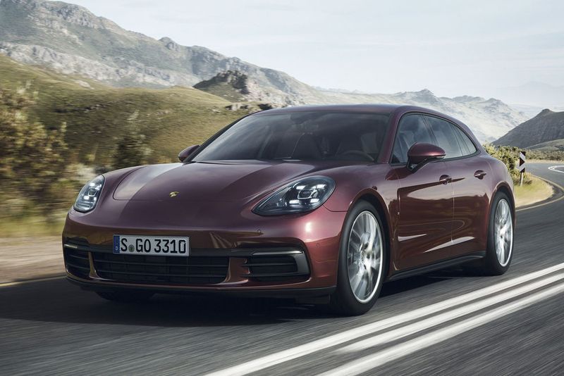 Das Motorenprogramm umfasst zum Start drei Benziner, ... (Porsche)