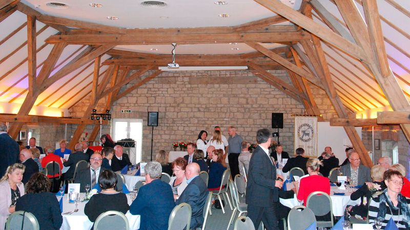 Der Gala-Abend bot kulinarische Genüsse, Ehrungen und Tanz. (Bild: Wenz|»Fahrzeug+Karosserie«)