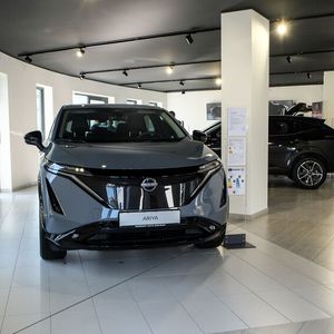 In Coburg präsentiert die zur AVAG gehörende Hommert Auto Zentrum GmbH Nissan-Modelle auf 200 Quadratmetern.(Bild:  Nissan)