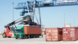 Auch im Magdeburger Hafen werden in der Zukunft Automatisierungslösungen Einzug halten. (Bild: Fraunhofer IFF)