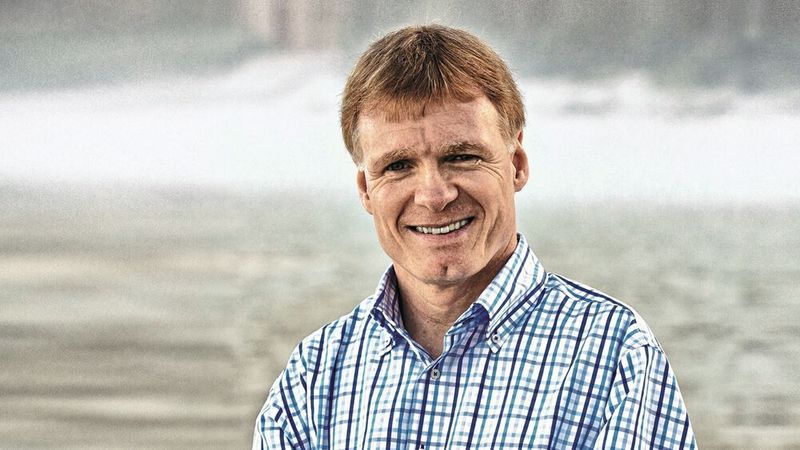Der Jurist, Musiker und Sportler Matthias Berg referiert über sein Spezialgebiet Führung und erläutert, worauf es dabei ankommt.  (Herbstakademie Sylt)