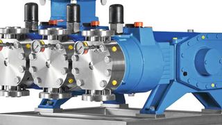 Mit einer hydraulischen Leistung von 10 kW bietet die Triplex G3E eine pulsationsarme Alternative zu einköpfigen Pumpen im mittleren Leistungsbereich. (Bild: Lewa)