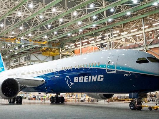 Beim Flugzeugbauer Boeing in Seattle und im Nordwesten der USA ruht die Montage, denn die Belegschaft streikt bereits seit einigen Wochen. Das ist für den krisengebeutelten Konzern eine weitere Belastung, die in die Milliarden gehen kann. Nun will man rund 10 Prozent der Stellen streichen.(Bild:  Boeing)