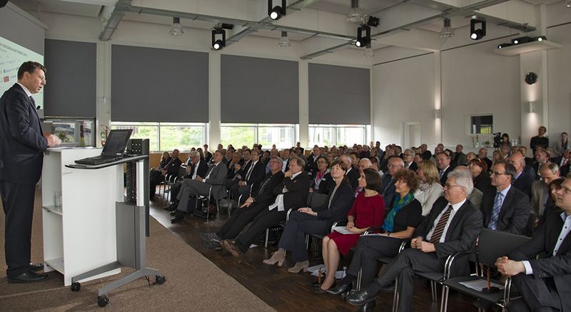 Rund 140 Gäste kamen zur Jubiläumsfeier zum 25. Geburtstag von Fraunhofer UMSICHT. (Bild: Fraunhofer UMSICHT/Ilka Drnovsek)