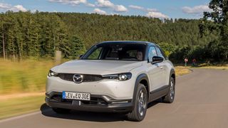 Der MX-30 benötigt einen neuen Beifahrerairbag. (Bild: Mazda)