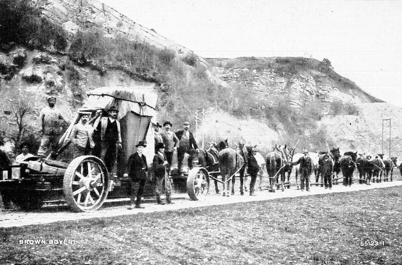 Transportprobleme 1908: Ein großer Dreiphasen-Transformator geht auf Reise. (Bild: ABB)