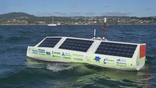 Das Mahi Two ist autonom unterwegs und versorgt sich zudem selbst mit Strom. (Bild: Torqeedo)