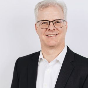 Carsten Weber ist neuer Partner der Managementberatung Neonex.(Bild:  benjaminknoblauch.de)