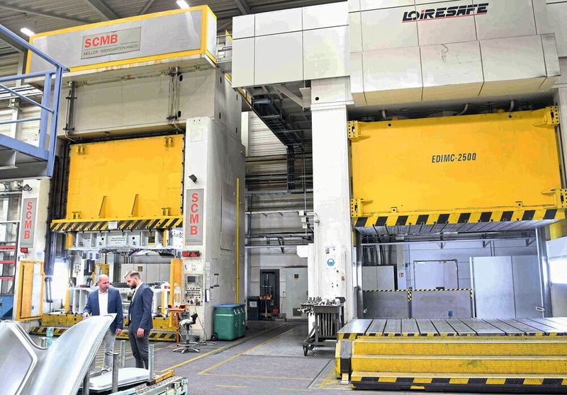 Zu den Schlüsseltechnologien von SWZ gehören zwei Erprobungspressen für Werkzeuge, eine mit einem 4,5- und eine mit einem 5-Meter-Tisch. (Bild: SWZ/Autoform)