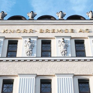 Knorr Bremse folgt strikt seinem Strategieprogramm Boost. Nun hat man deshalb das Klimageschäft, das über das spanische Unternehmen Merak weltweit abgewickelt wurde, verkauft. Und die Zahlen für das zweite Quartal sprechen für sich ... (Bild: Knorr-Bremse)