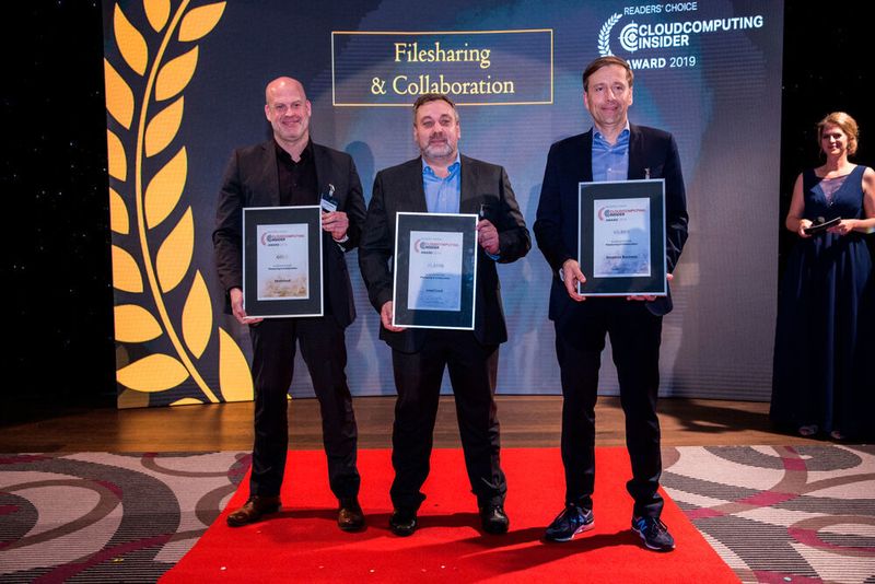 In der Kategorie Filesharing & Collaboration räumen Dropbox Business (mit Thomas Birner, re.), Nextcloud (mit Frank Karlitschek, re.) und ownCloud (mit Jörg Eberwein, m.) die Preise in Silber, Gold und Platin ab. (artful rooms / VIT)