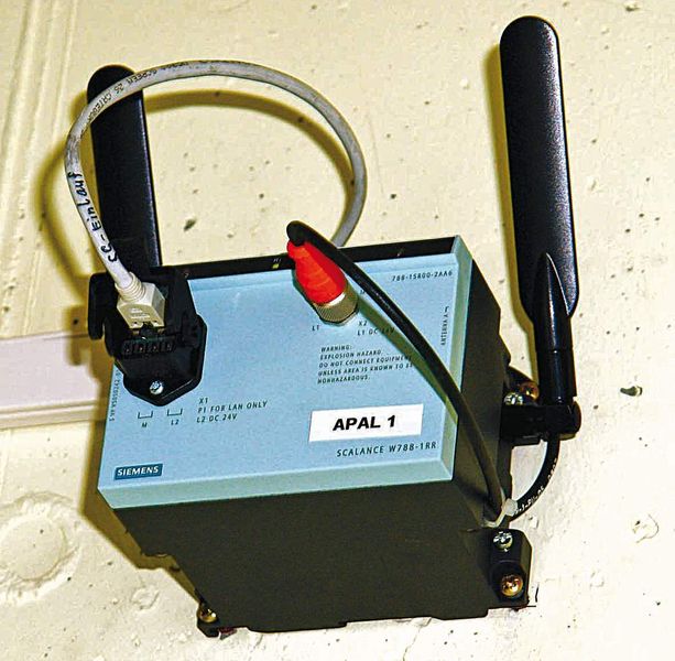 Bild 3: Über WLAN-Module und Mobile Panel WLAN können die Betriebstechniker die gesamte Anlage per Funk überwachen und entsprechend einrichten. Bilder: Siemens (Archiv: Vogel Business Media)