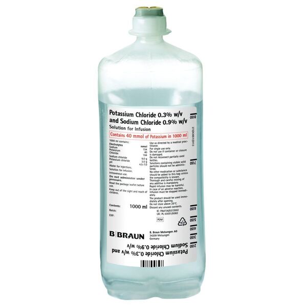 Nach dem Sterilisieren müssen die PE-Infusionsflaschen außen getrocknet und anschließend die Flüssigkeit innen gekühlt werden.  (Harter)