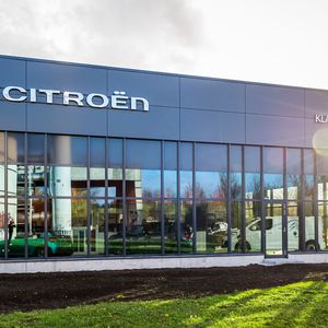 Der norddeutsche Mehrmarkenhändler Klaus+Co hat seinen ersten Citroën-Betrieb in Lübeck eröffnet.(Bild:  Olaf Malzahn/Klaus+Co)