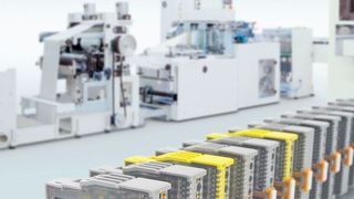 Durch Nutzung der Axioline Smart Elements kann der Maschinenbauer kompakte I/O-Stationen in Schutzart IP20 aufbauen –intuitiv und zeitsparend. (Phoenix Contact)