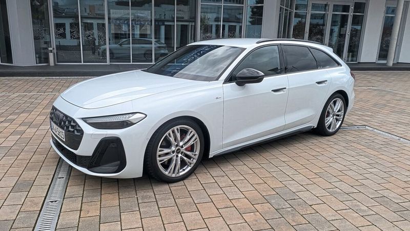 In den Abmessungen ist das Fahrzeug etwas gewachsen. (Bild: Mauritz – VCG)