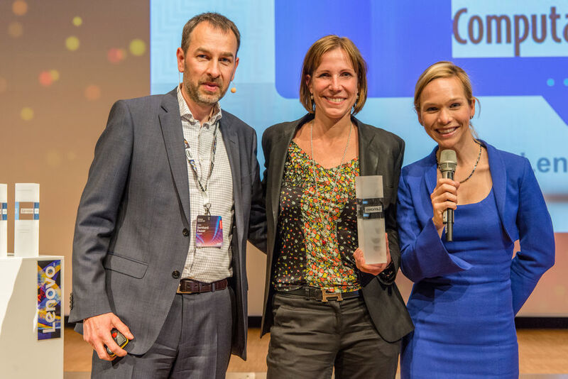 Der Award für Convertible/2-in-1-PCs ging an Carolin Delorenzi von Computacenter. (RENE SPALEK / WWW.SPALEK.COM / studio@spalek.com)