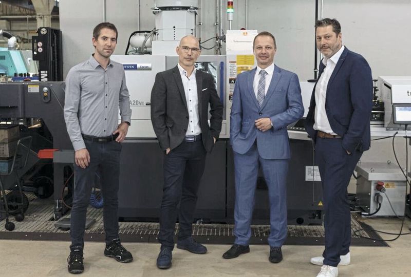 Arbeiten erfolgreich an gemeinsamen Projekten (v. l.): Kevin Frantzen, Produktionsleiter bei der Schumag AG, Wolfgang Nau, Director Operations & Supply Chain Management der Schumag AG, Nils Westphal, Niederlassungsleiter des Standorts Neuss der Citizen Machinery Europe GmbH, und Sascha Martin, Aussendienstmitarbeiter bei der Citizen Machinery Europe GmbH. (Bild: Citizen Machinery Europe GmbH)