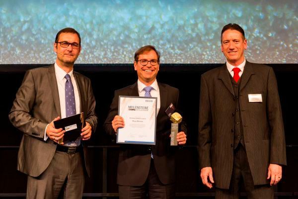 Nicht zuletzt für die Institution electronica wurde die Messe München mit dem Award in der Kategorie Messen & Veranstaltungen geehrt. Falk Senger, Geschäftsführer der Messe München GmbH, nahm den Preis entgegen. (Fotograf/Copyright: Stefan Bausewein/Vogel Business Media)