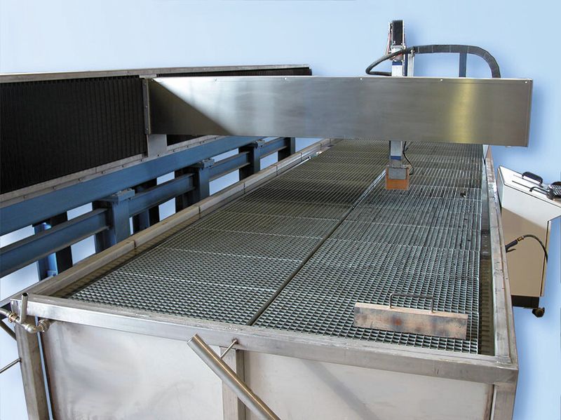 Bild 3: Die Weiss GmbH für Fahr- und Hebebewegungen hilft auch bei der optimalen Integration der Wasserstrahlschneidanlage in die bestehende Fertigungskette. (Bild: Weiss)